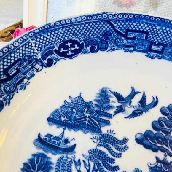 Blue Willow Large Serving Bowl, Unmarked Antique Blue Transferware China - Picture 3 of 16